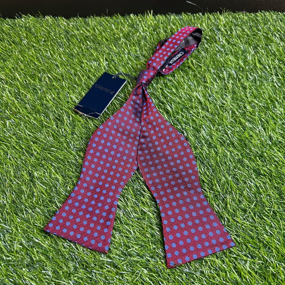 Cremieux Polka Dot Bow Tie Mens One Size Red Blue Silk Self Tie NWT